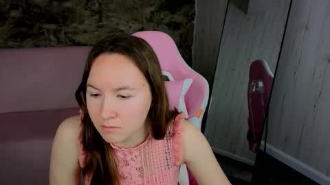 cuteglory online show from February 5, 2026, 1:43 am