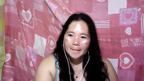 cutehornymom online show from June 17, 2026, 6:42 pm