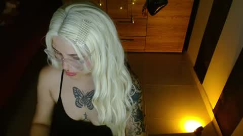isabella online show from July 25, 2026, 7:00 pm