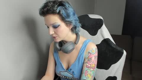 Snapshot of cutemetalgoddess chatting on December 11, 2024, 3:24 am Alice online show from December 11, 2024, 3:24 am
