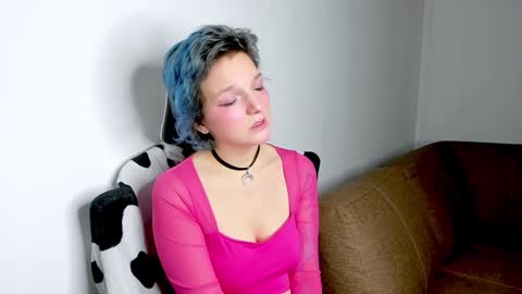 Snapshot of cutemetalgoddess chatting on December 13, 2024, 1:04 am Alice online show from December 13, 2024, 1:04 am