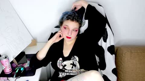 Snapshot of cutemetalgoddess chatting on December 25, 2024, 2:35 am Alice online show from December 25, 2024, 2:35 am