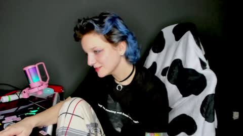 Snapshot of cutemetalgoddess chatting on January 11, 2025, 5:10 am Alice online show from January 11, 2025, 5:10 am