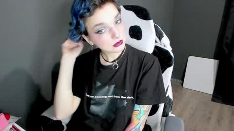 Snapshot of cutemetalgoddess chatting on January 12, 2025, 1:32 am Alice online show from January 12, 2025, 1:32 am