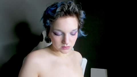 Snapshot of cutemetalgoddess chatting on January 14, 2025, 4:57 am Alice online show from January 14, 2025, 4:57 am