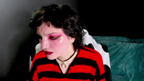 Snapshot of cutemetalgoddess chatting on January 22, 2025, 12:59 am Alice online show from January 22, 2025, 12:59 am