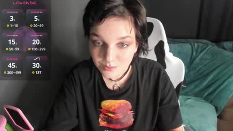 Snapshot of cutemetalgoddess chatting on February 6, 2025, 1:27 am Alice online show from February 6, 2025, 1:27 am