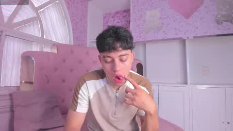 cutenaked_ online show from December 17, 2025, 1:28 pm