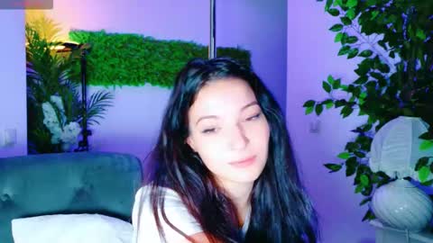 cuteness__girl online show from October 26, 2025, 9:37 am