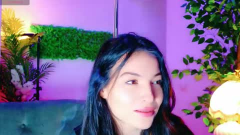 cuteness__girl online show from November 6, 2025, 7:09 am