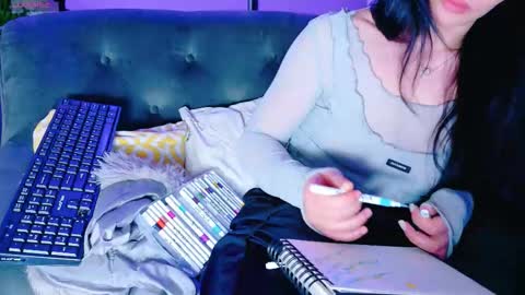 cuteness__girl online show from December 4, 2025, 7:39 am