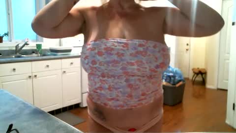 CuteNlil online show from January 30, 2025, 3:40 pm