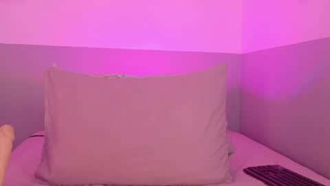 cutepetitee online show from March 20, 2026, 8:57 pm