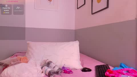 Snapshot of cutepetitee chatting on May 2, 2026, 7:30 pm cutepetitee online show from May 2, 2026, 7:30 pm