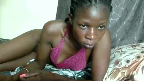 Snapshot of cutequeen8 chatting on December 4, 2024, 4:05 pm Cutequeen8 online show from December 4, 2024, 4:05 pm