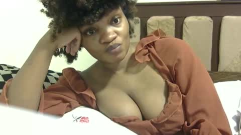 cutermilly online show from December 8, 2024, 9:08 pm