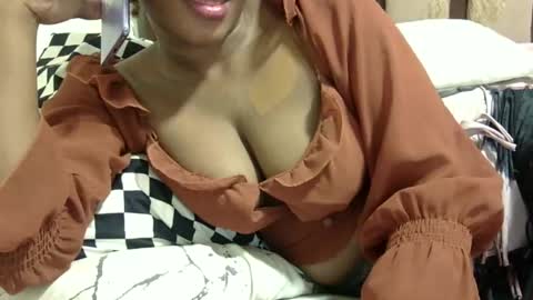 cutermilly online show from December 24, 2024, 9:17 am