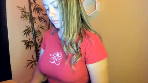 Snapshot of cutesamantha_ chatting on May 26, 2026, 7:43 pm cutesamantha_ online show from May 26, 2026, 7:43 pm