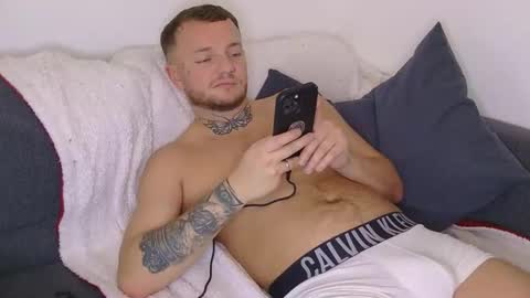 Snapshot of cutescottishlad chatting on October 14, 2025, 5:25 pm cutescottishlad online show from October 14, 2025, 5:25 pm