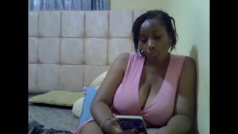 cutestebony1 online show from December 2, 2025, 5:46 am