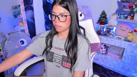  - independent model online show from February 19, 2025, 7:39 am