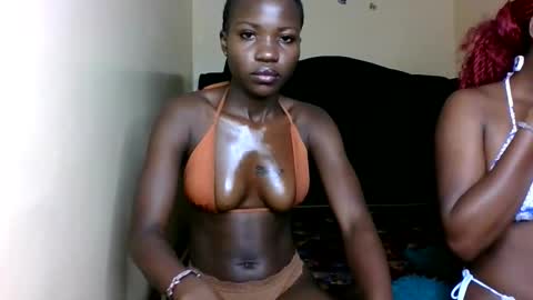 cutey_mara online show from May 23, 2026, 5:23 am