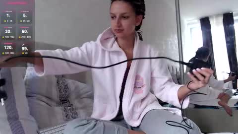 Snapshot of cutie_and_sexy chatting on September 17, 2025, 11:12 am Alisa online show from September 17, 2025, 11:12 am