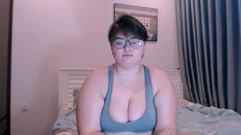 Snapshot of cutie_florence chatting on October 11, 2025, 4:44 am Sophie Lilith online show from October 11, 2025, 4:44 am