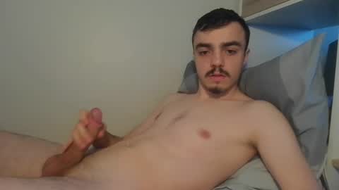 Snapshot of cutie_garlix chatting on July 7, 2026, 6:01 pm cutie garlix online show from July 7, 2026, 6:01 pm