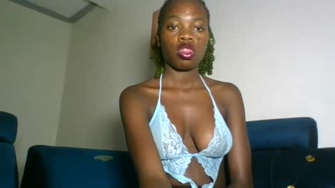 Snapshot of cutie_plush chatting on July 23, 2026, 7:12 pm cutieplush online show from July 23, 2026, 7:12 pm