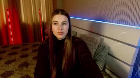 ViVi online show from November 18, 2025, 10:09 am