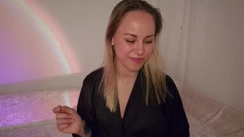 cutie_xoxo_ online show from April 10, 2026, 8:13 pm