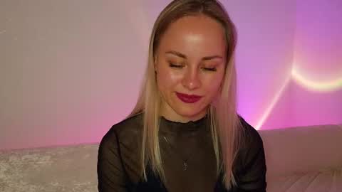 cutie_xoxo_ online show from June 11, 2026, 8:07 pm