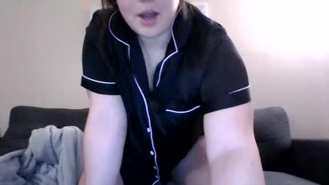 Snapshot of cutiecaleighxo chatting on December 3, 2025, 7:34 pm cutiecaleighxo online show from December 3, 2025, 7:34 pm