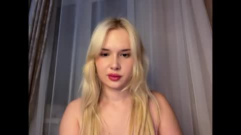 Snapshot of cutiee_chloe chatting on April 17, 2026, 4:54 pm Chloe online show from April 17, 2026, 4:54 pm