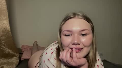 Snapshot of cutiejulie_ chatting on March 26, 2026, 10:54 am Julie online show from March 26, 2026, 10:54 am