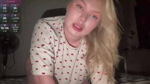 Snapshot of cutiejulie_ chatting on May 13, 2026, 7:33 pm Julie online show from May 13, 2026, 7:33 pm
