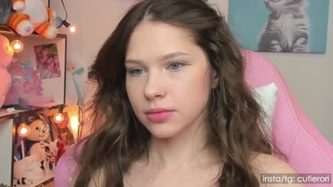 Rori  Instagram cutierori  online show from February 6, 2025, 7:56 am