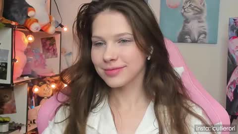 Rori  Instagram cutierori  online show from February 27, 2025, 5:15 pm