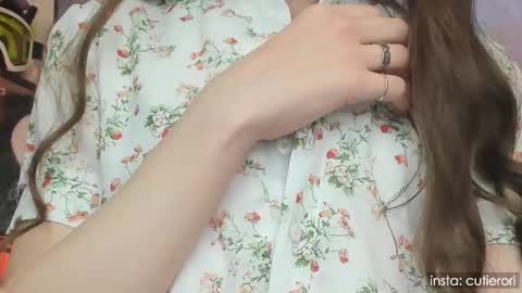 Rori  Instagram cutierori  online show from March 1, 2025, 4:22 pm