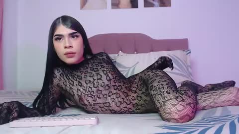Sophia online show from October 10, 2025, 9:03 pm