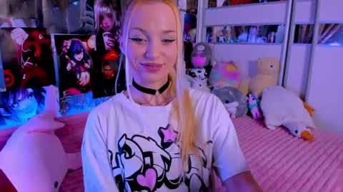 Snapshot of cuttie_ponyy chatting on July 6, 2026, 8:33 pm Nora online show from July 6, 2026, 8:33 pm