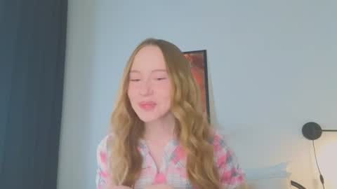 Snapshot of cuute_angell chatting on June 15, 2026, 5:15 pm Virginia See you on Sunday online show from June 15, 2026, 5:15 pm