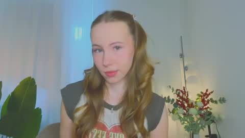Snapshot of cuute_angell chatting on July 20, 2026, 5:15 pm Virginia See you on Sunday online show from July 20, 2026, 5:15 pm