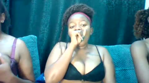 Snapshot of cuvy_babe chatting on July 15, 2026, 4:07 am cuvy_babe online show from July 15, 2026, 4:07 am