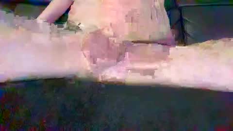 cwaddle online show from February 8, 2025, 6:01 pm