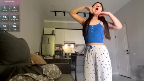 Akemi online show from September 10, 2025, 9:53 am