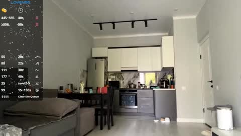 Akemi online show from September 16, 2025, 8:15 am