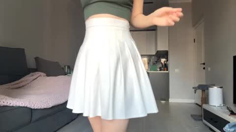 Akemi online show from September 20, 2025, 8:37 am