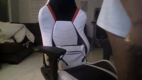 cxrlitos384092 online show from December 21, 2025, 1:51 pm